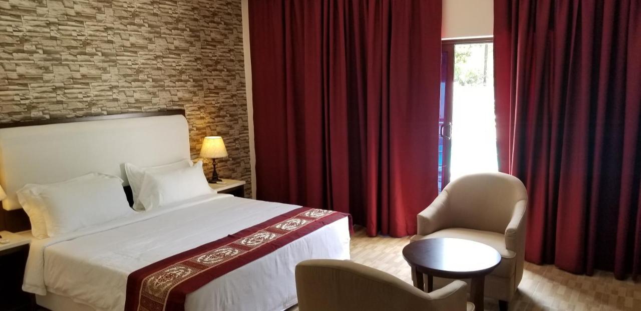 Metzy Residence Hotel Serrekunda Exterior foto