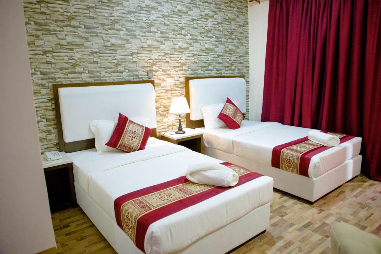 Metzy Residence Hotel Serrekunda Exterior foto